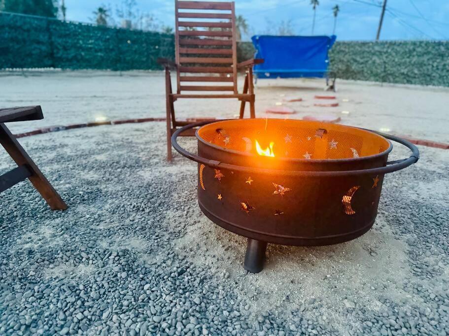 The Desert Monroe-Hot Tub-Firepit-Games-By Joshua Tree National Park Twentynine Palms Exterior photo