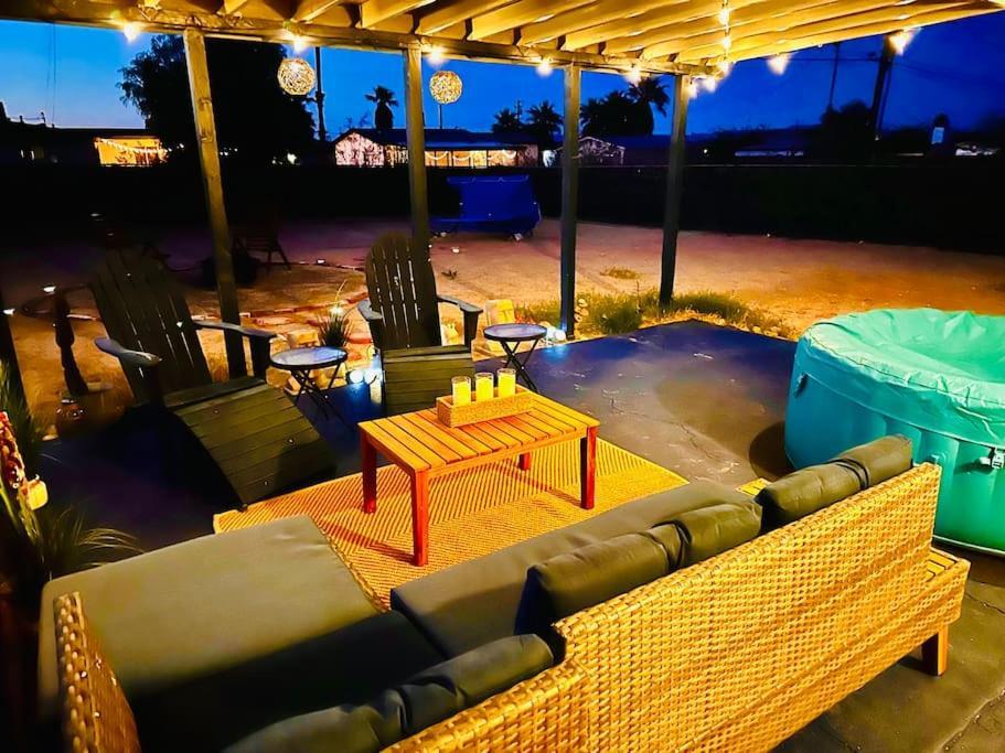 The Desert Monroe-Hot Tub-Firepit-Games-By Joshua Tree National Park Twentynine Palms Exterior photo